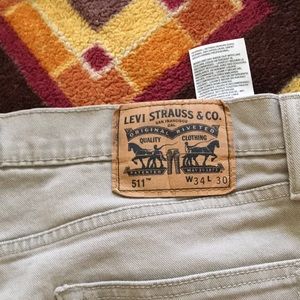 Men’s Levi Pants W 32